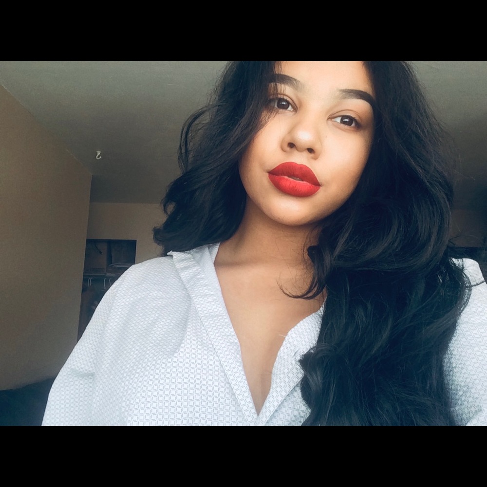 Meet your Posher, Jasenia